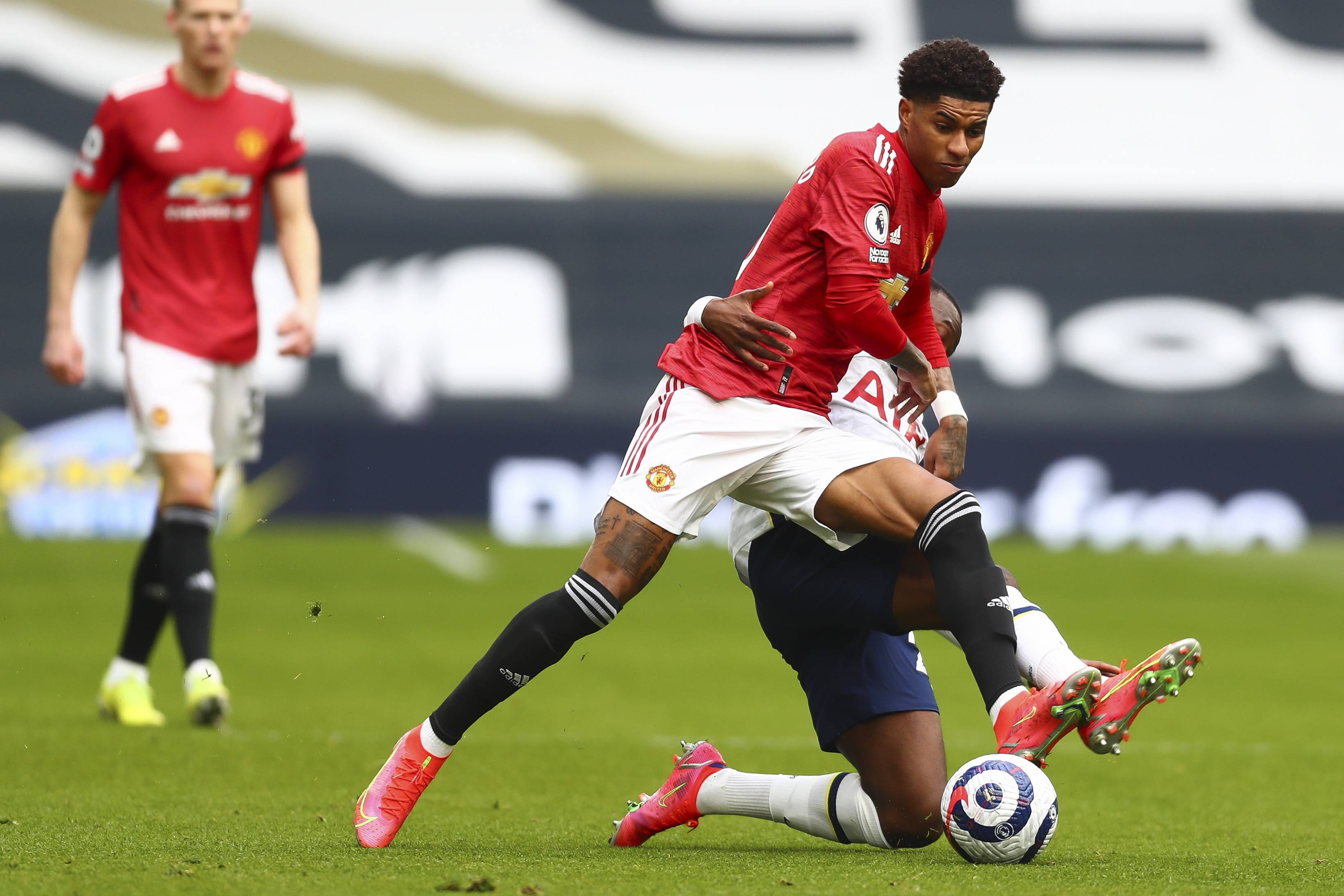 走位创造空 走位创造空